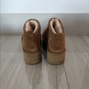 UGG Women's Classic Ultra Mini Platform - chestnut - size 9